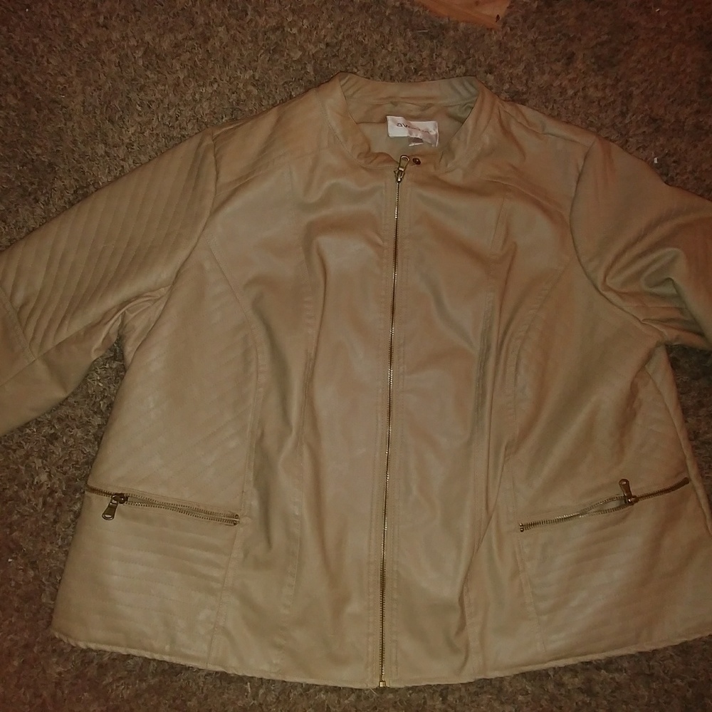 Avenue beige faux leather size 26/28